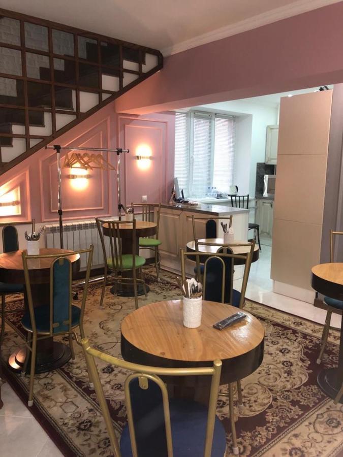 Samal-2 Hotel Ałma Ata Zewnętrze zdjęcie